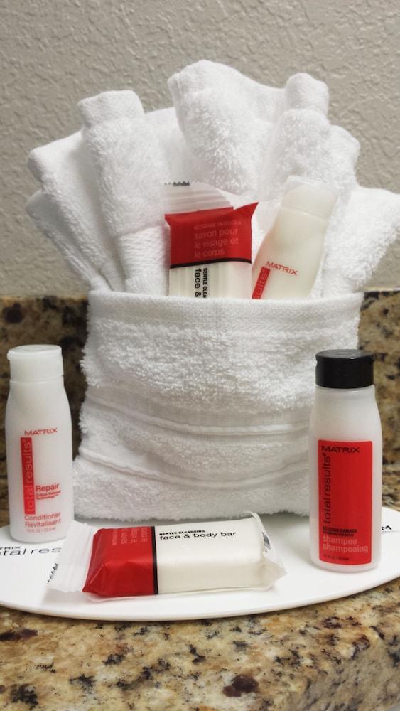 Quality Inn & Suites Caldwell I-77 מראה חיצוני תמונה