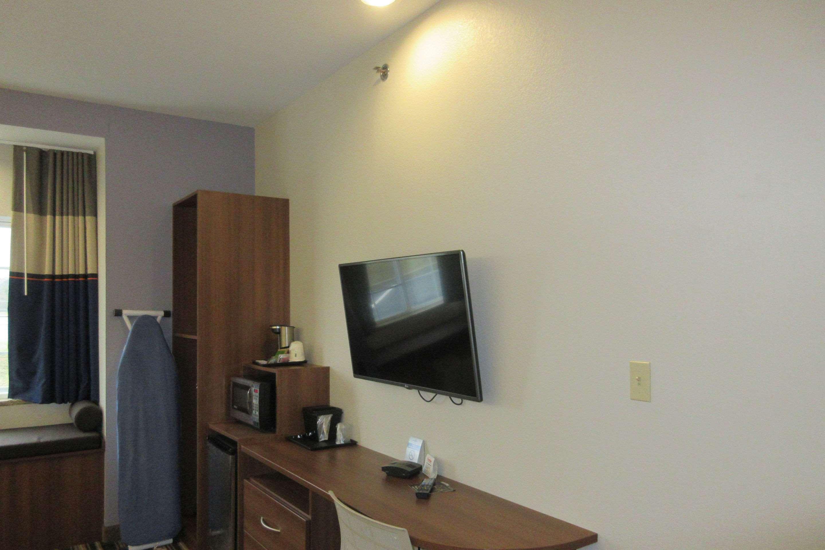 Quality Inn & Suites Caldwell I-77 מראה חיצוני תמונה