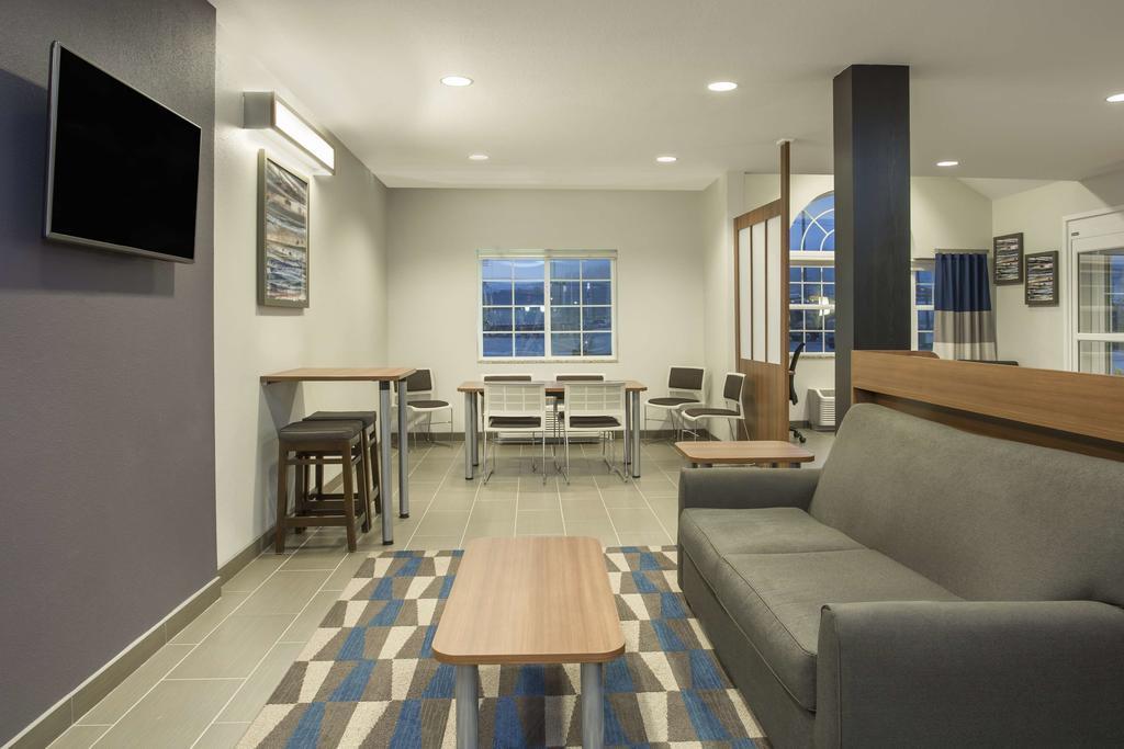 Quality Inn & Suites Caldwell I-77 מראה חיצוני תמונה
