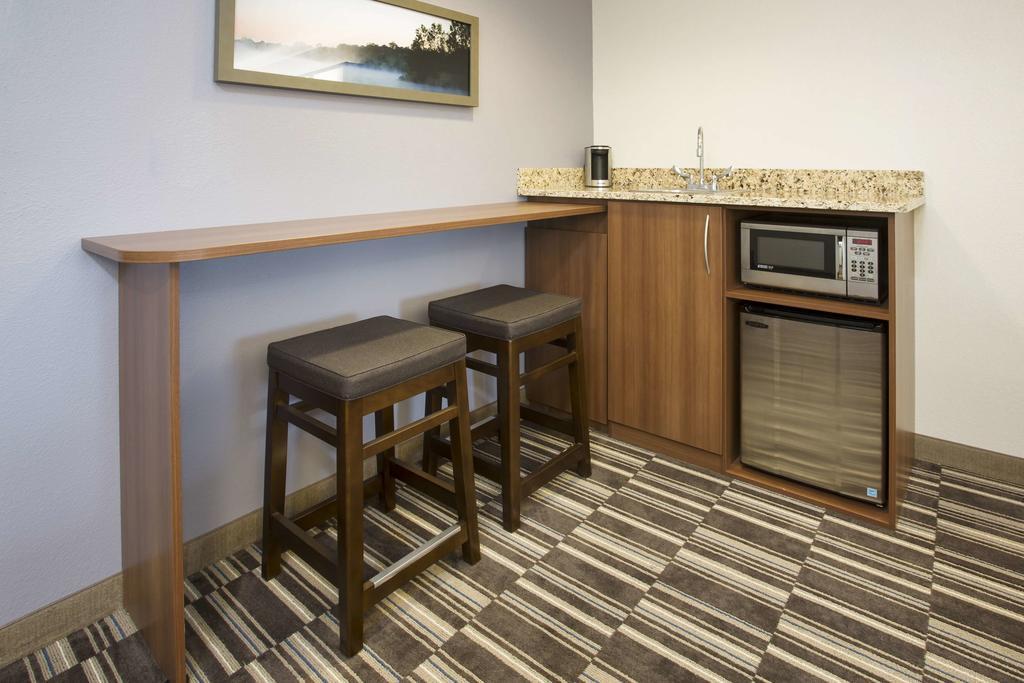 Quality Inn & Suites Caldwell I-77 מראה חיצוני תמונה